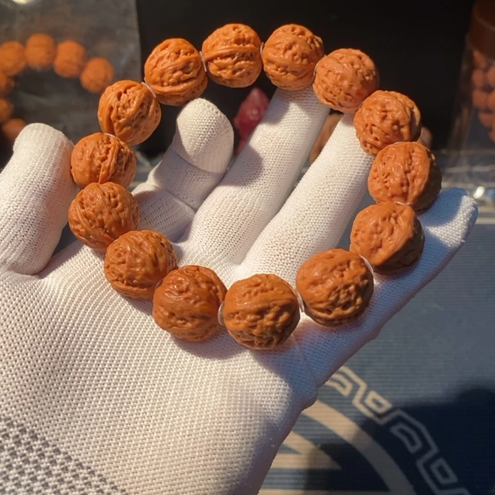 文玩核桃手串……10