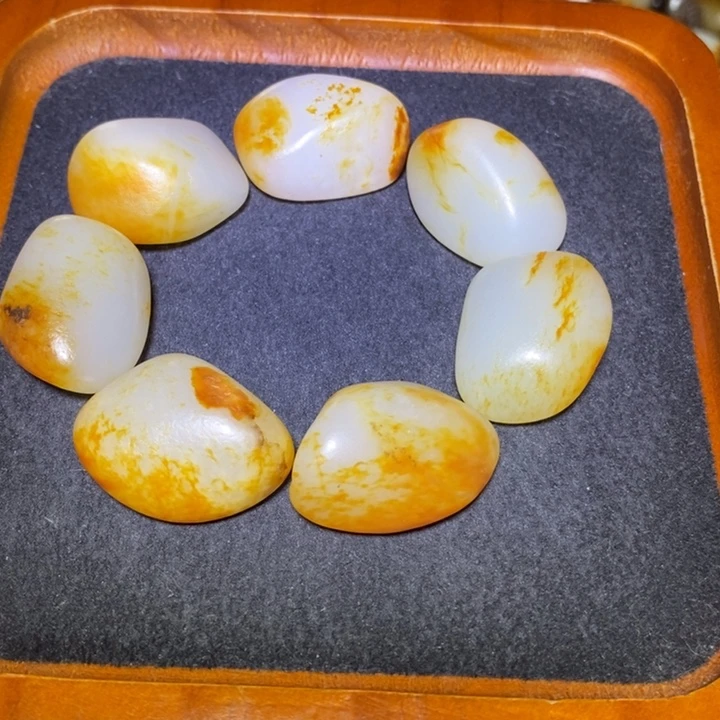 和田玉未镶嵌手串