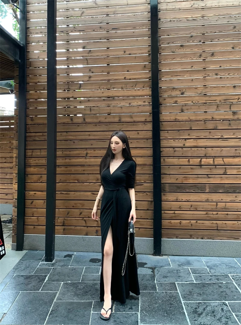 法式高腰气质常规收腰慵懒风V领夏季长袖设计感秋冬连衣裙22726#