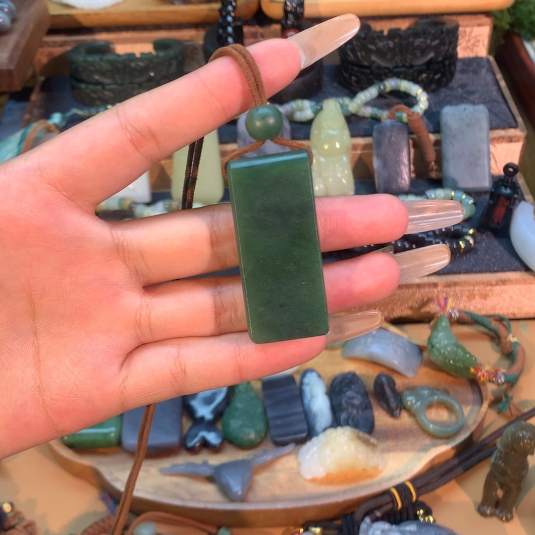 和田玉（糖玉）未镶嵌挂件