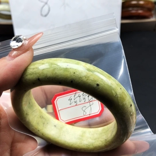 蛇纹石玉手镯未镶嵌绮**大