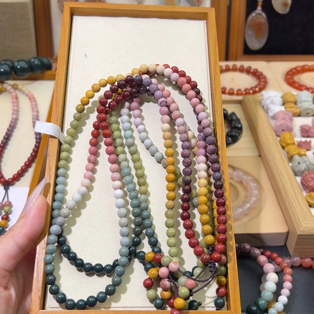 石英质玉未镶嵌颈饰