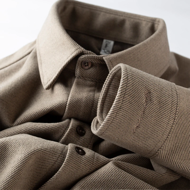浓郁的复古风！棕色磨毛呢料保暖衬衫男长袖修身秋冬季加厚衬衣男