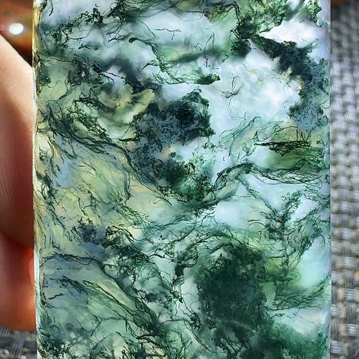 秦***韵玛瑙/玉髓未镶嵌颈饰