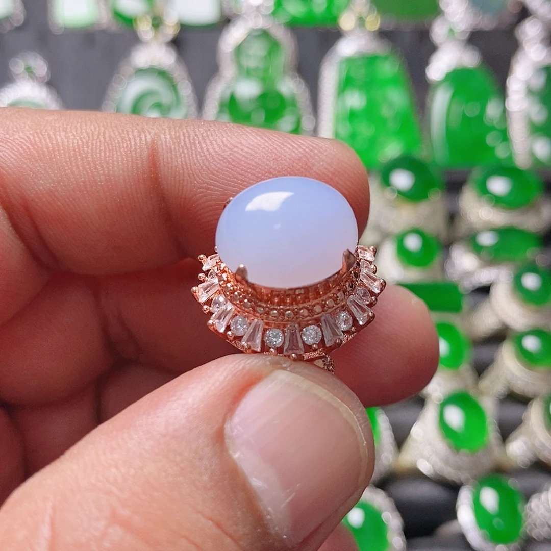 翡翠未镶嵌颈饰