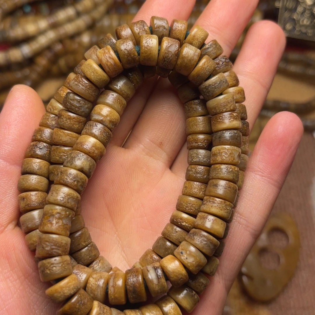 山***间大叶紫檀（黑酸枝木类）