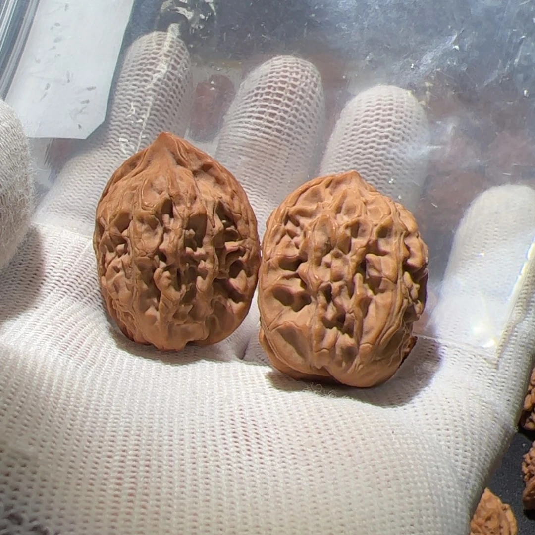 文玩核桃把件张*水晶剑