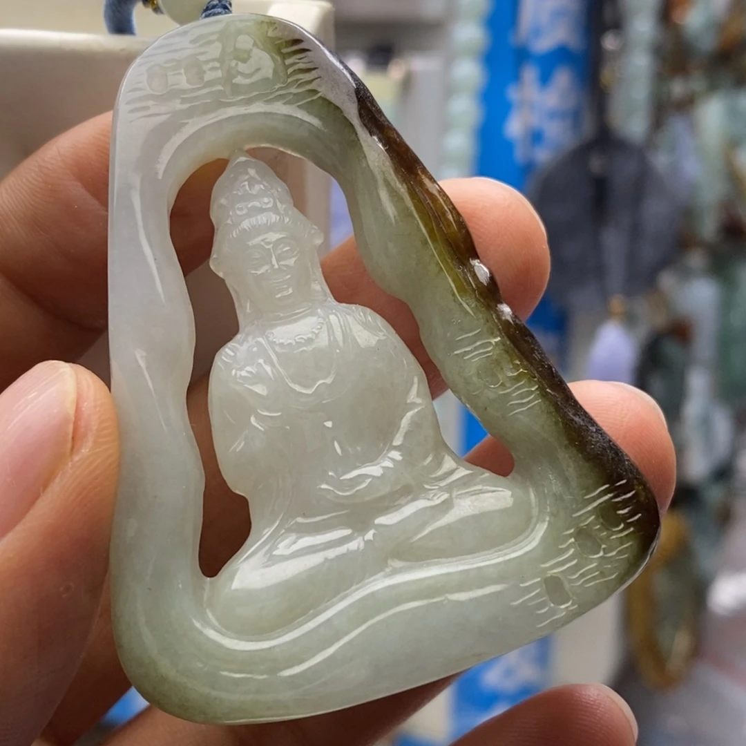 翡翠未镶嵌颈饰观音