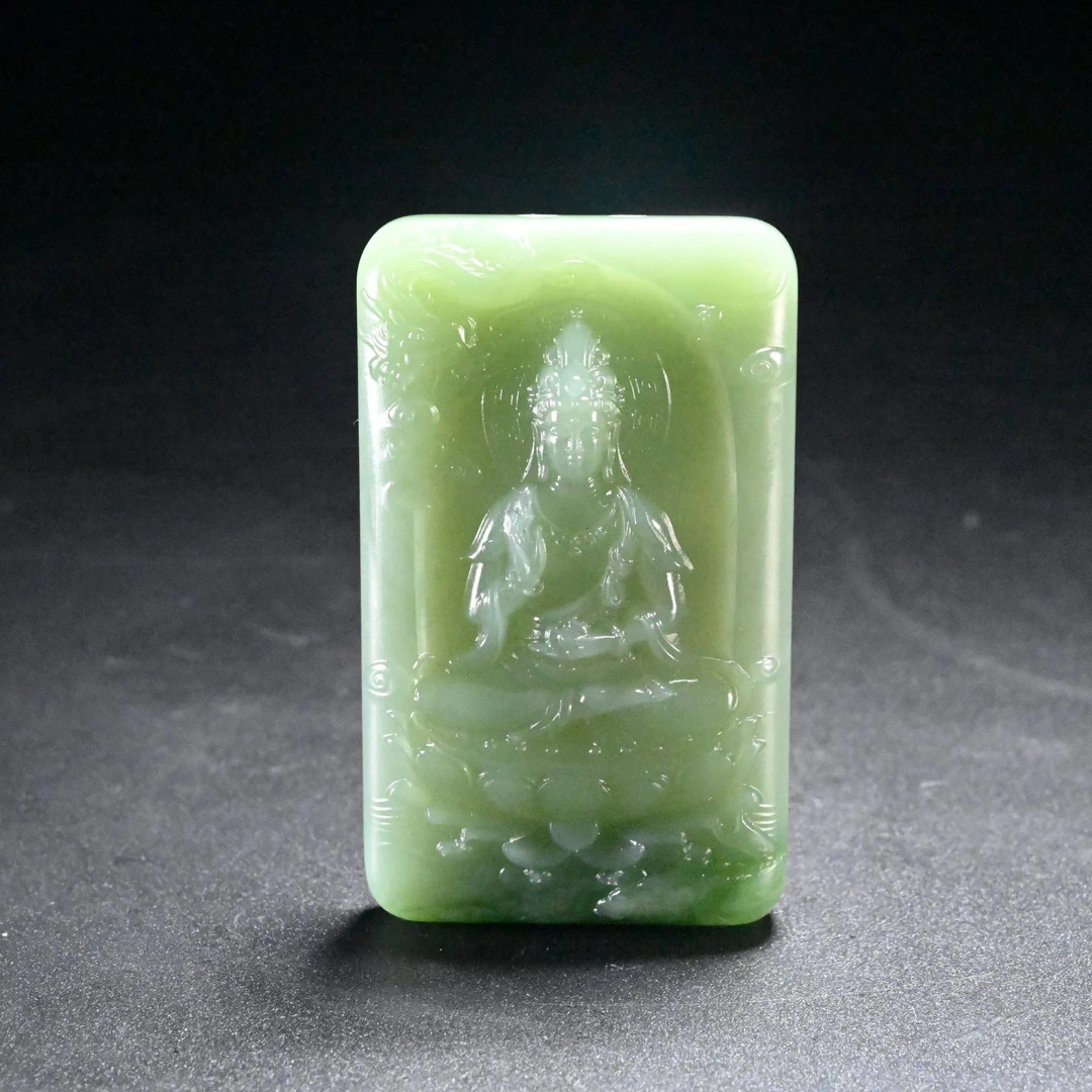 LOT8806 2509210013和田玉碧玉观音挂牌/保利