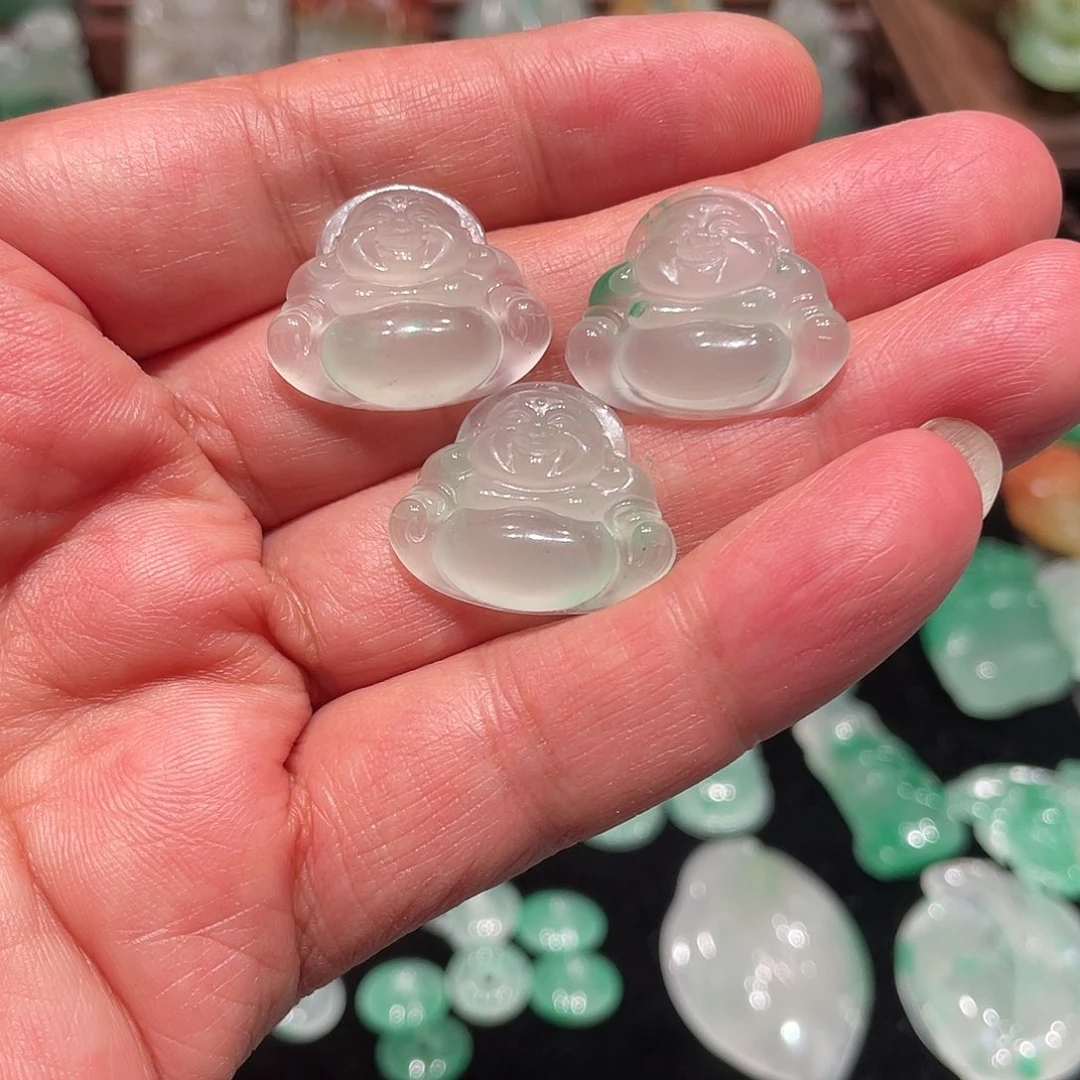 大***修石英质玉（非洲翠）未镶嵌吊坠(不含链)