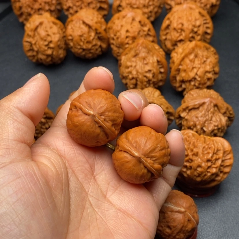 【闪购商品】文玩核桃把件瓷娃娃
