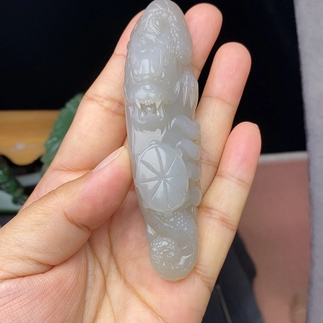 林***间和田玉未镶嵌把件