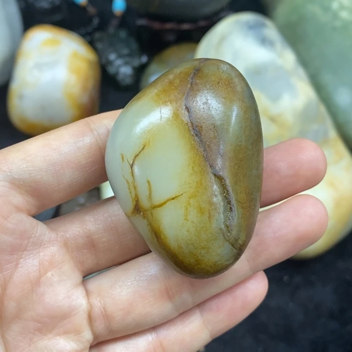 未镶嵌和田玉（糖玉）挂件