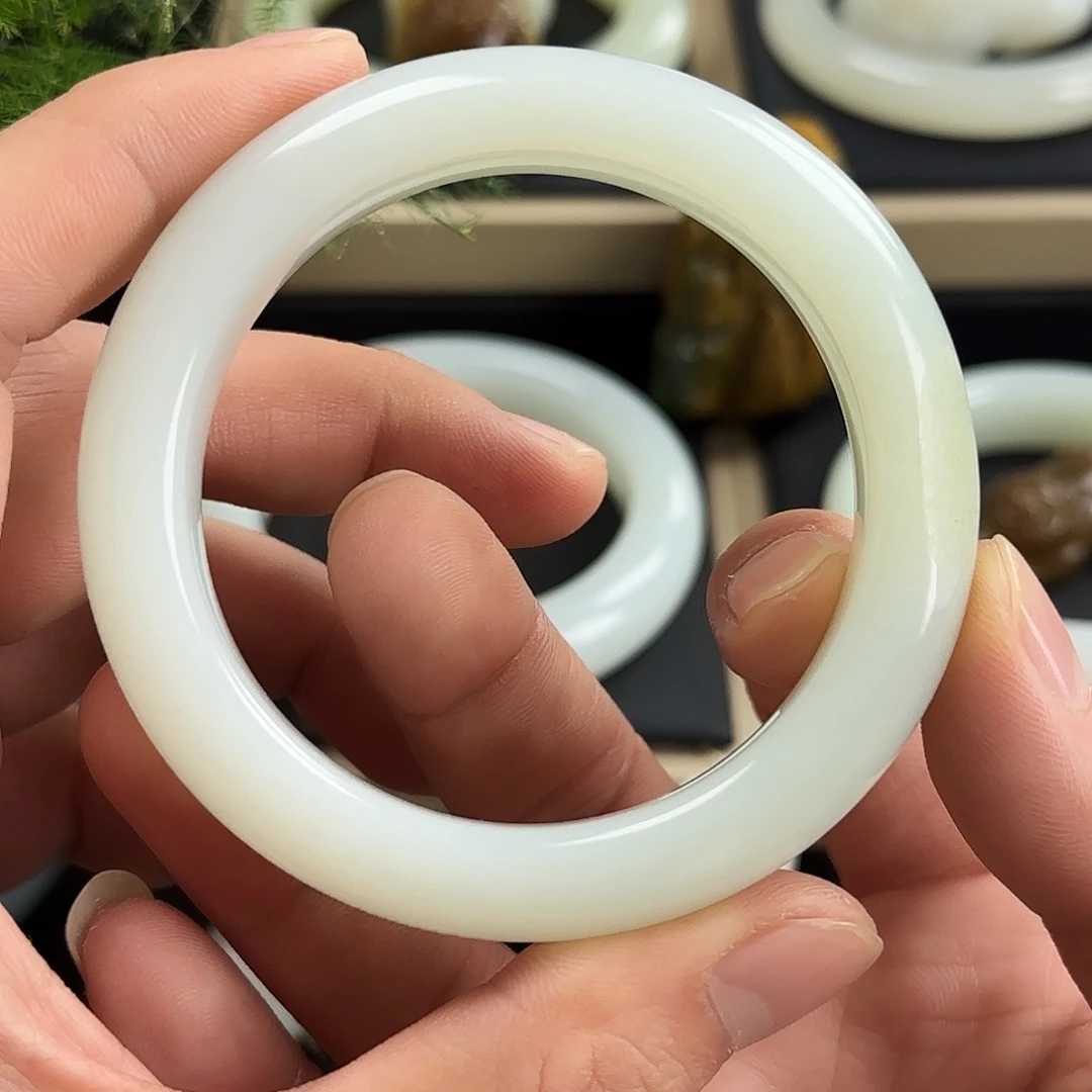 和田玉（白玉）未镶嵌手镯新疆山料于田暖调