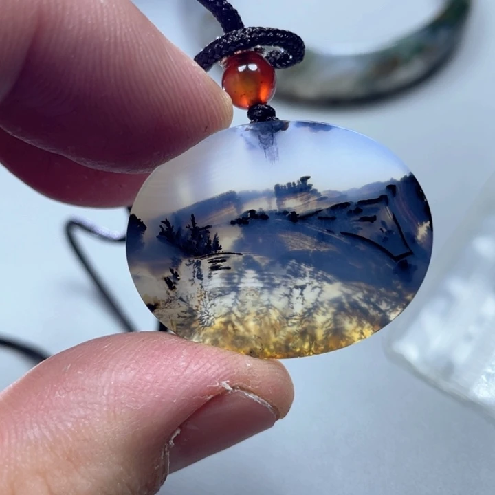 玛瑙/玉髓颈饰未镶嵌慕**子