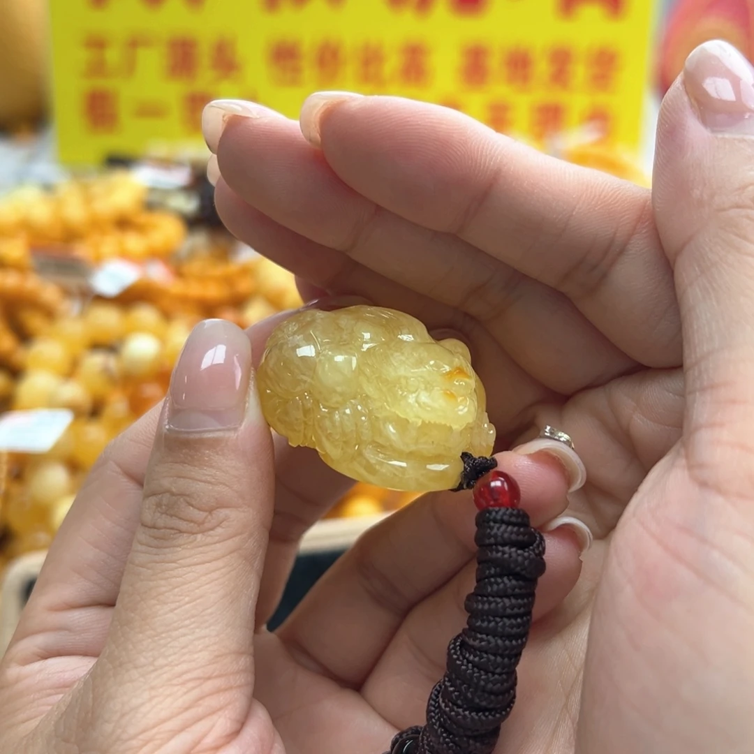 琥珀珠宝奇石未镶嵌