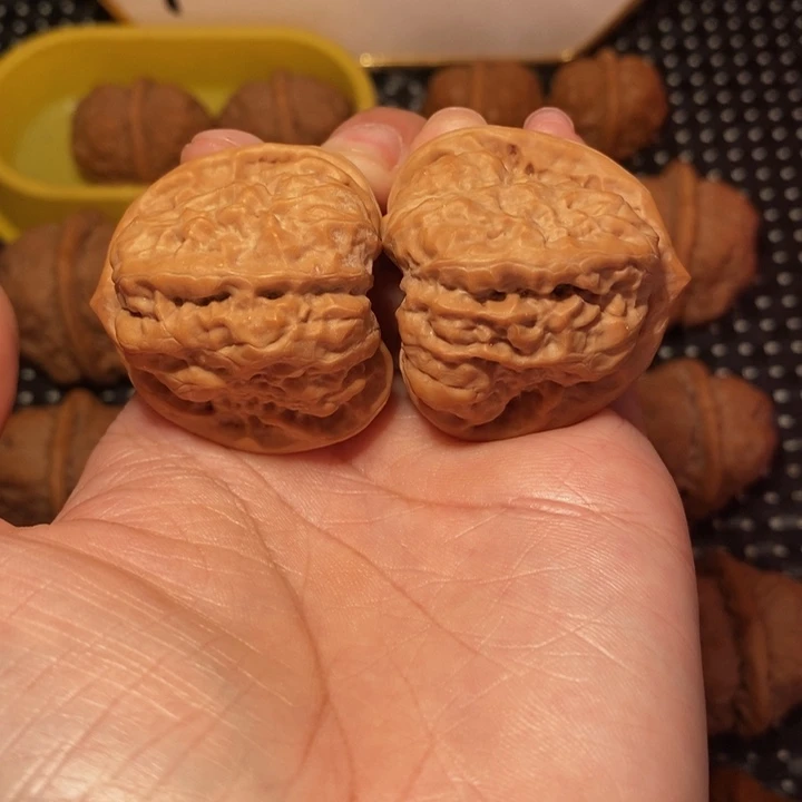 8***6文玩核桃把件一线天开三角肌蛙