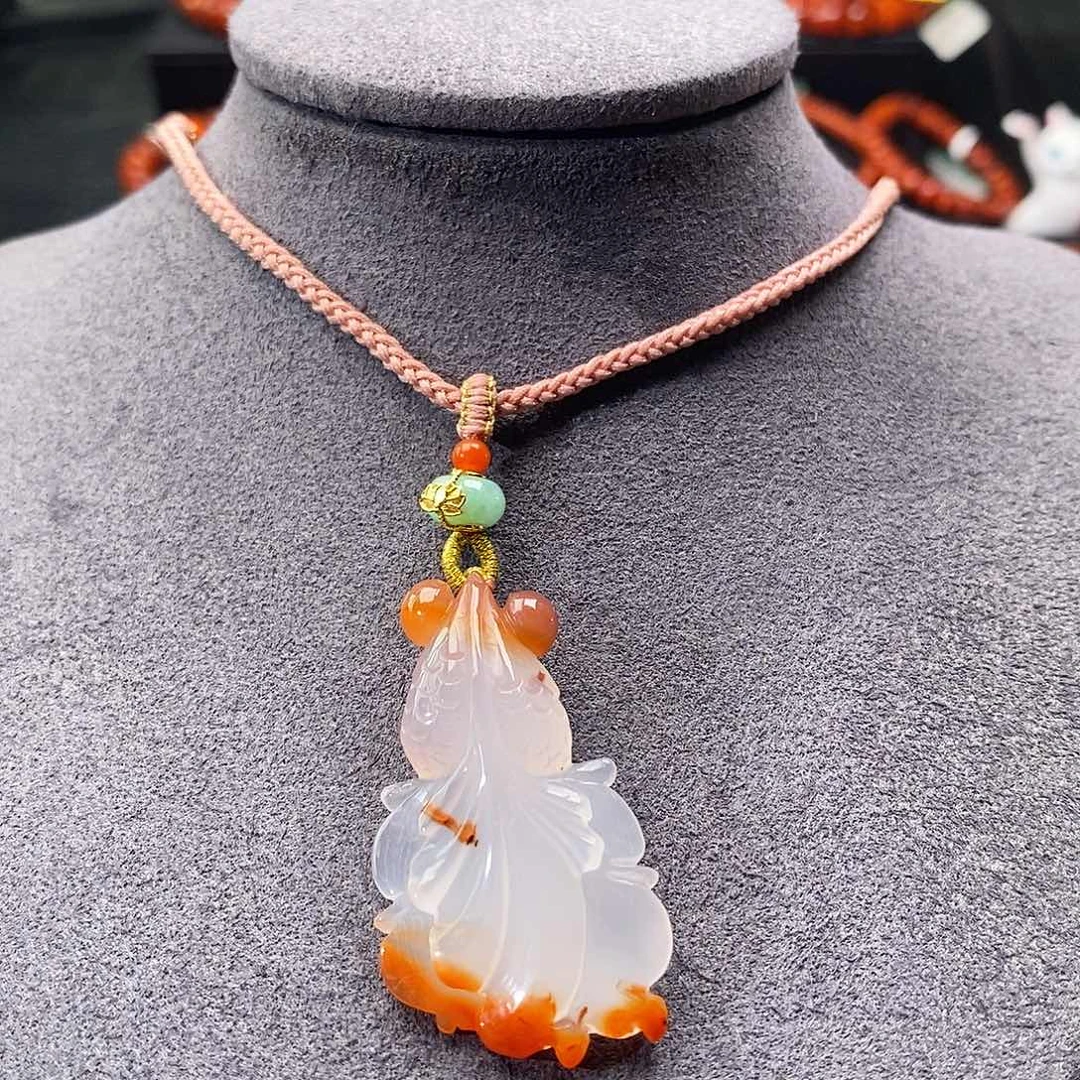 南红玛瑙未镶嵌四川凉山金鱼毛衣链