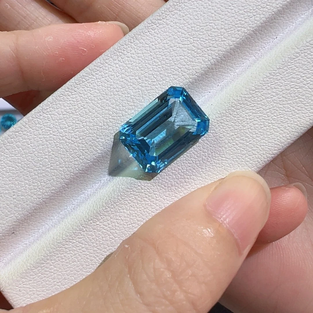 Y***r托帕石裸石11.6ct天空蓝