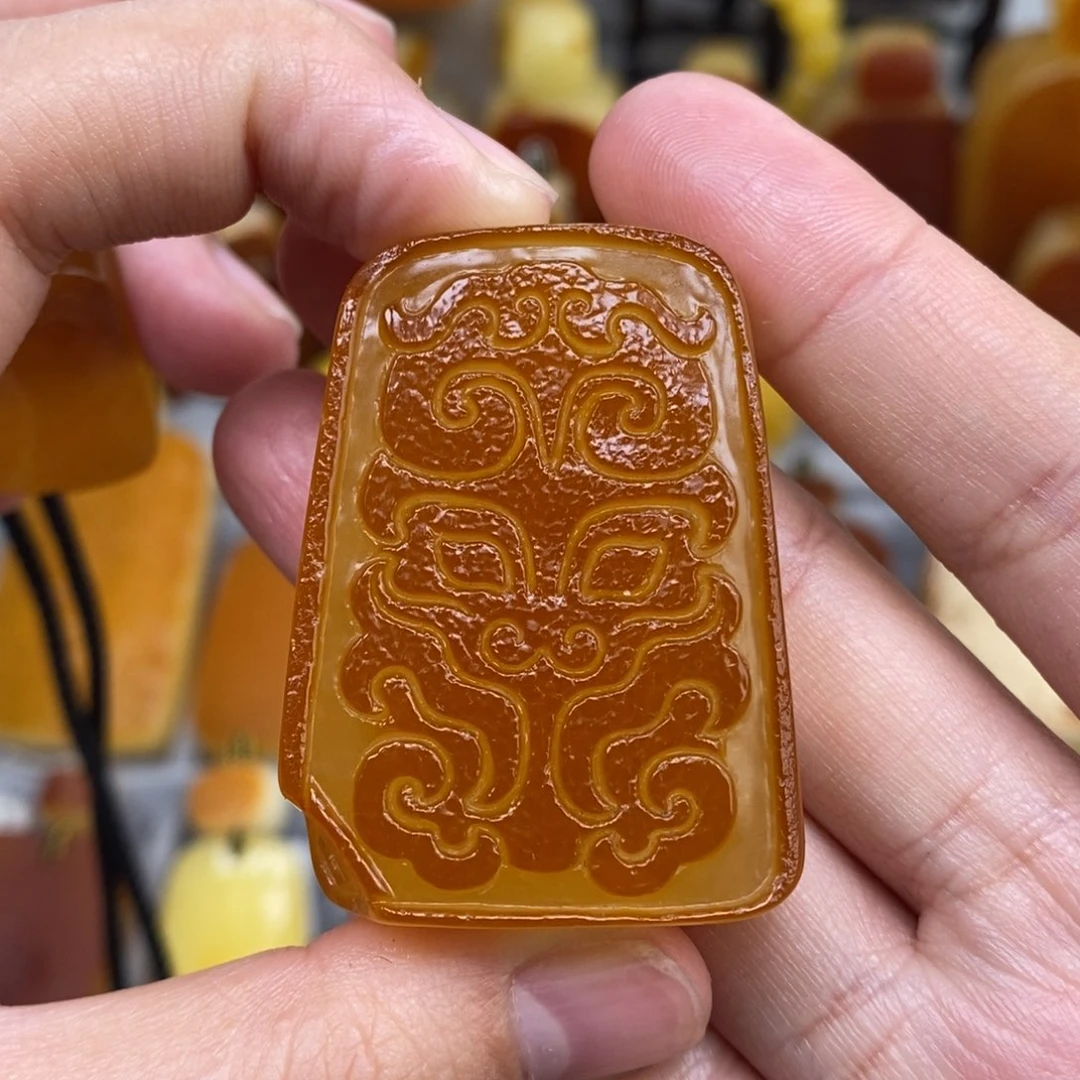 蜜蜡未镶嵌珠宝奇石