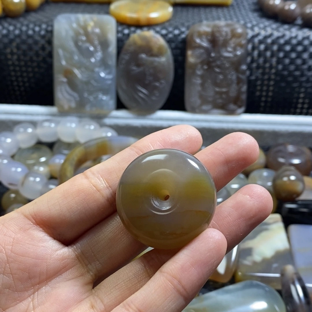 硅化玉合金颈饰硅化玉平安扣