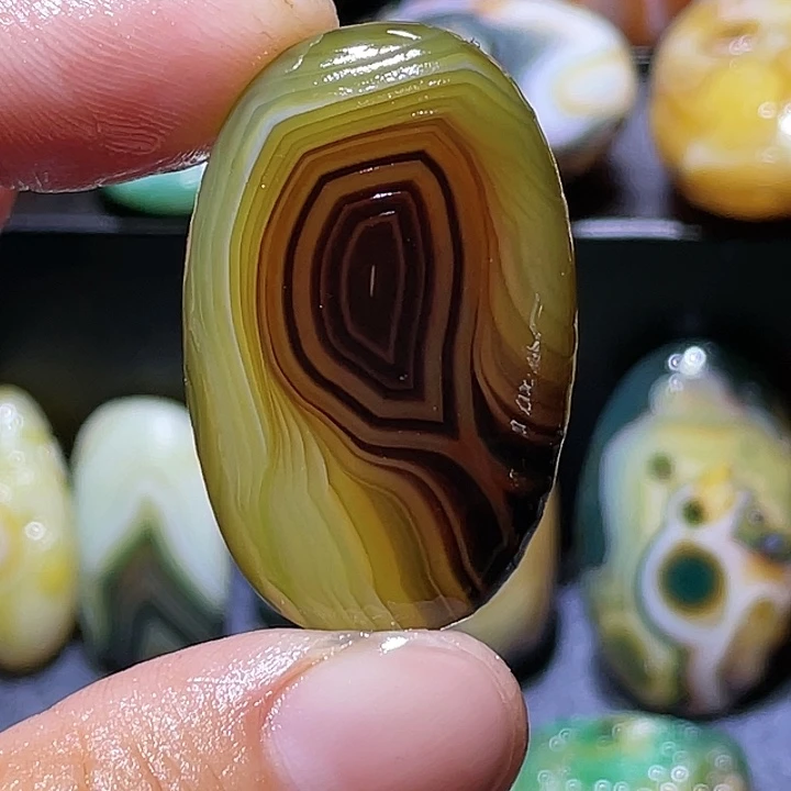 玛瑙/玉髓未镶嵌珠宝奇石