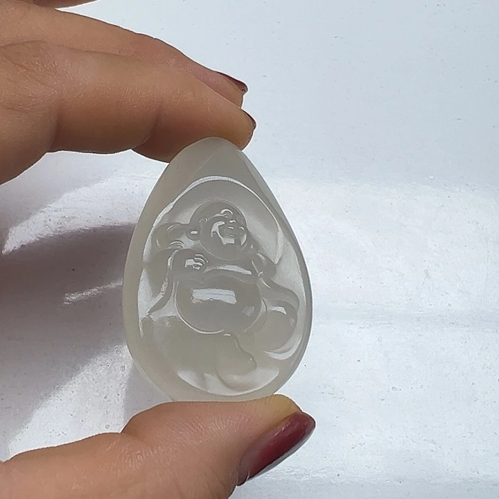 和田玉未镶嵌颈饰獨**往