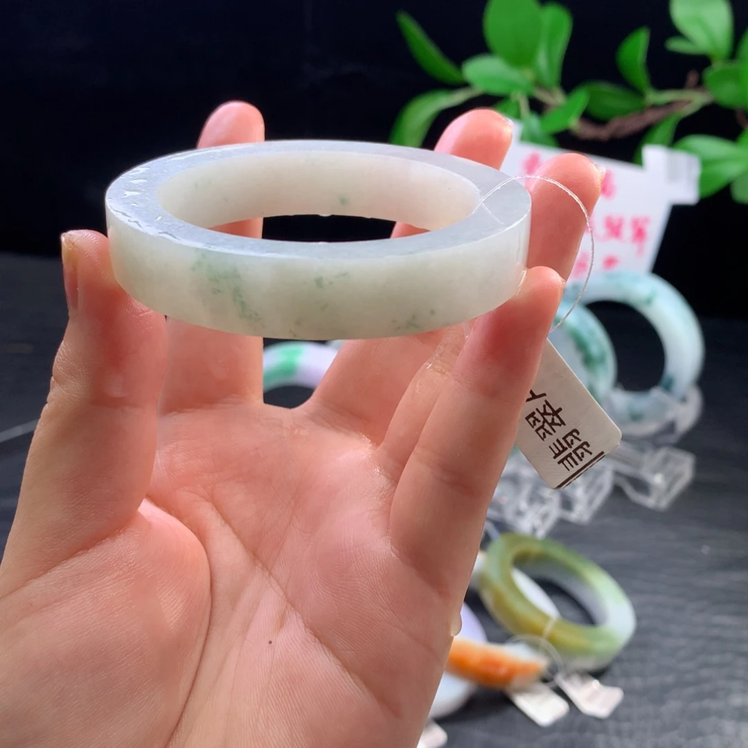 定制翡翠未镶嵌手镯