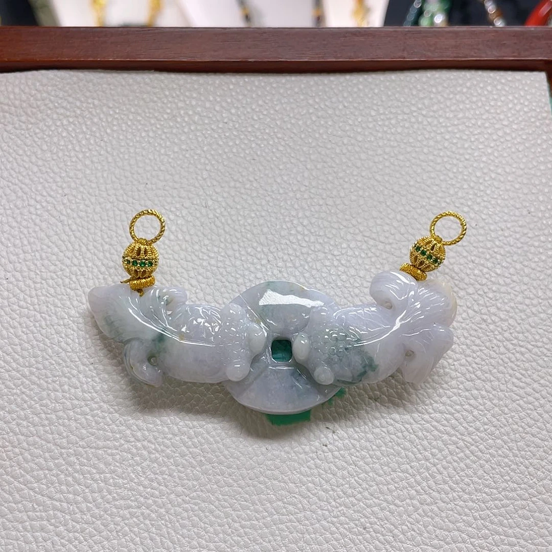 翡翠未镶嵌颈饰双鱼钱币吊坠