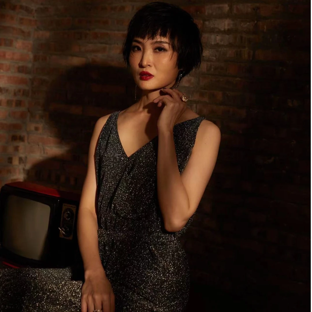 私订达人2025经典款雅丹女士真皮百搭时尚皮手