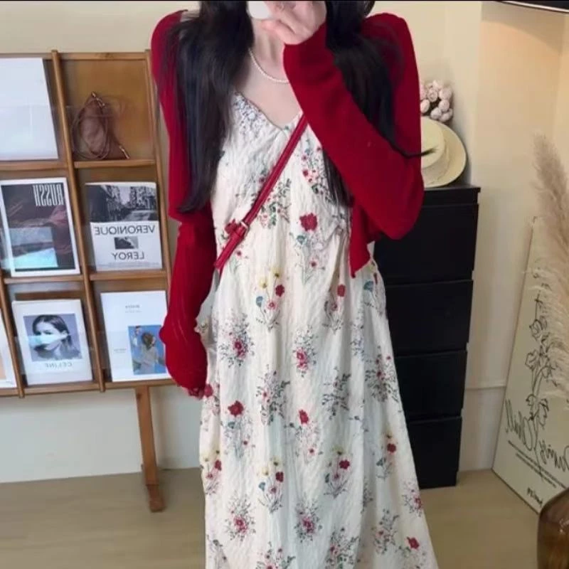 法式高级感碎花时尚显瘦连衣裙2025新款度假风小众气质两件套装裙