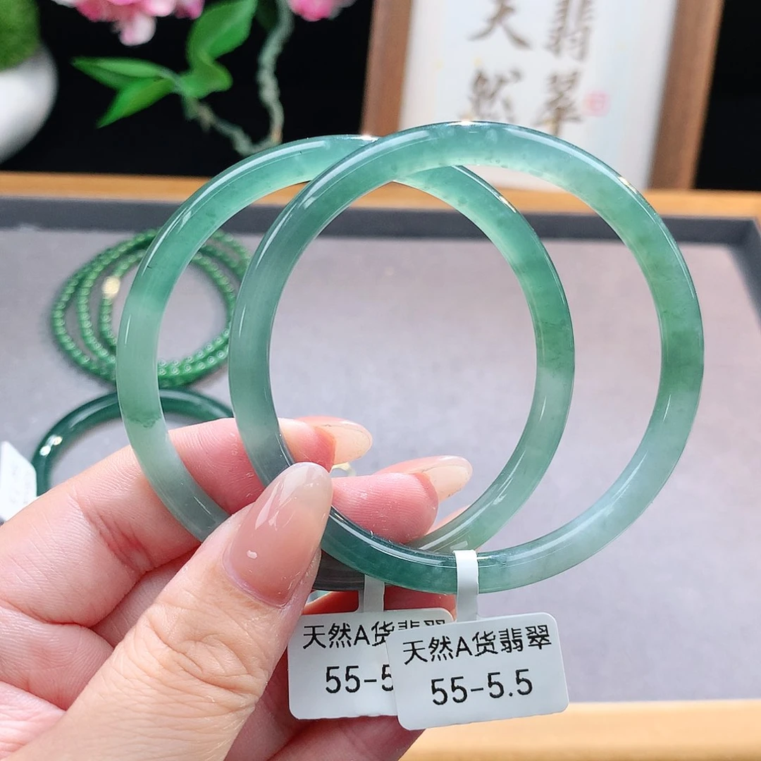 未镶嵌手镯（圆镯）翡翠