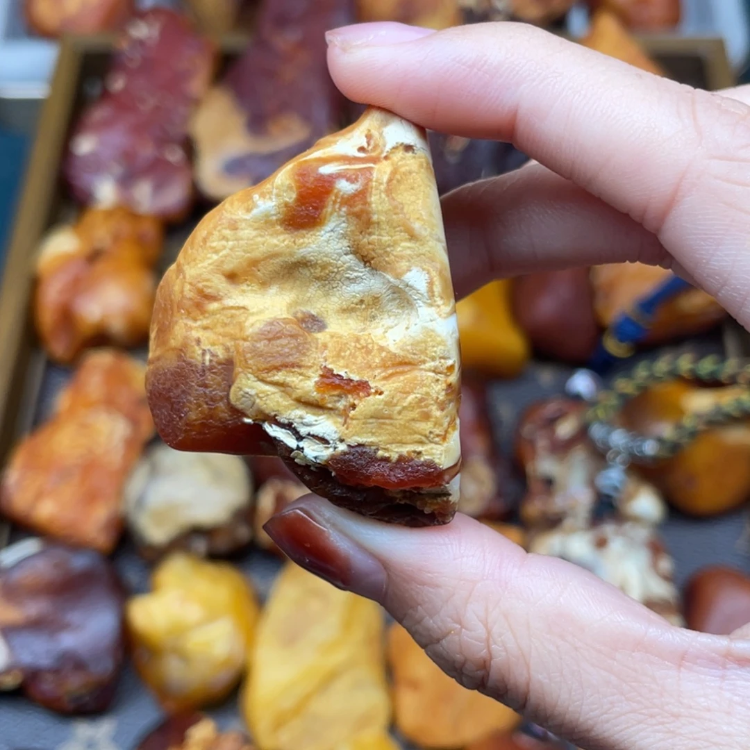 琥珀未镶嵌珠宝奇石