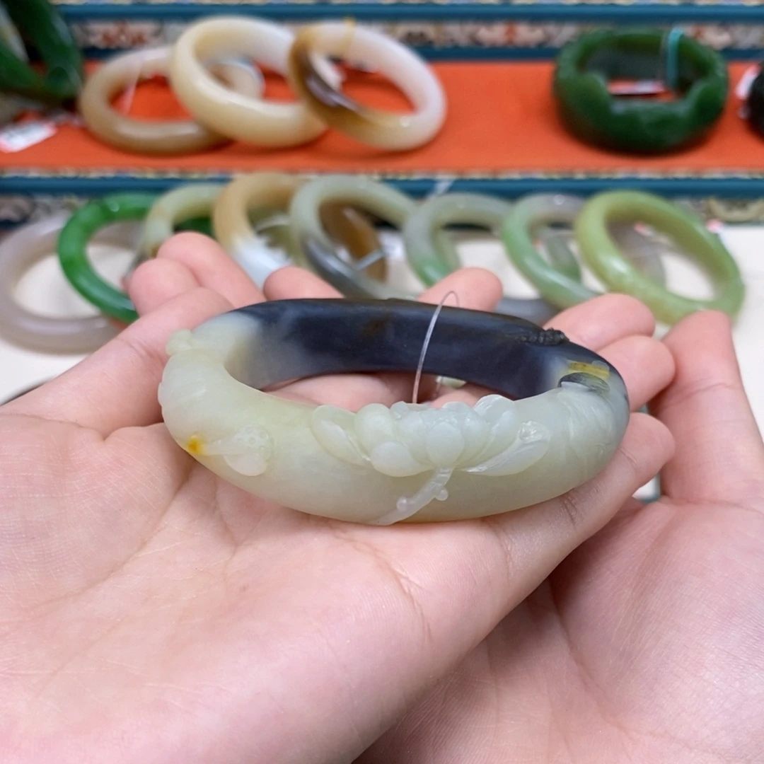 糖***吉和田玉未镶嵌手镯手镯定制