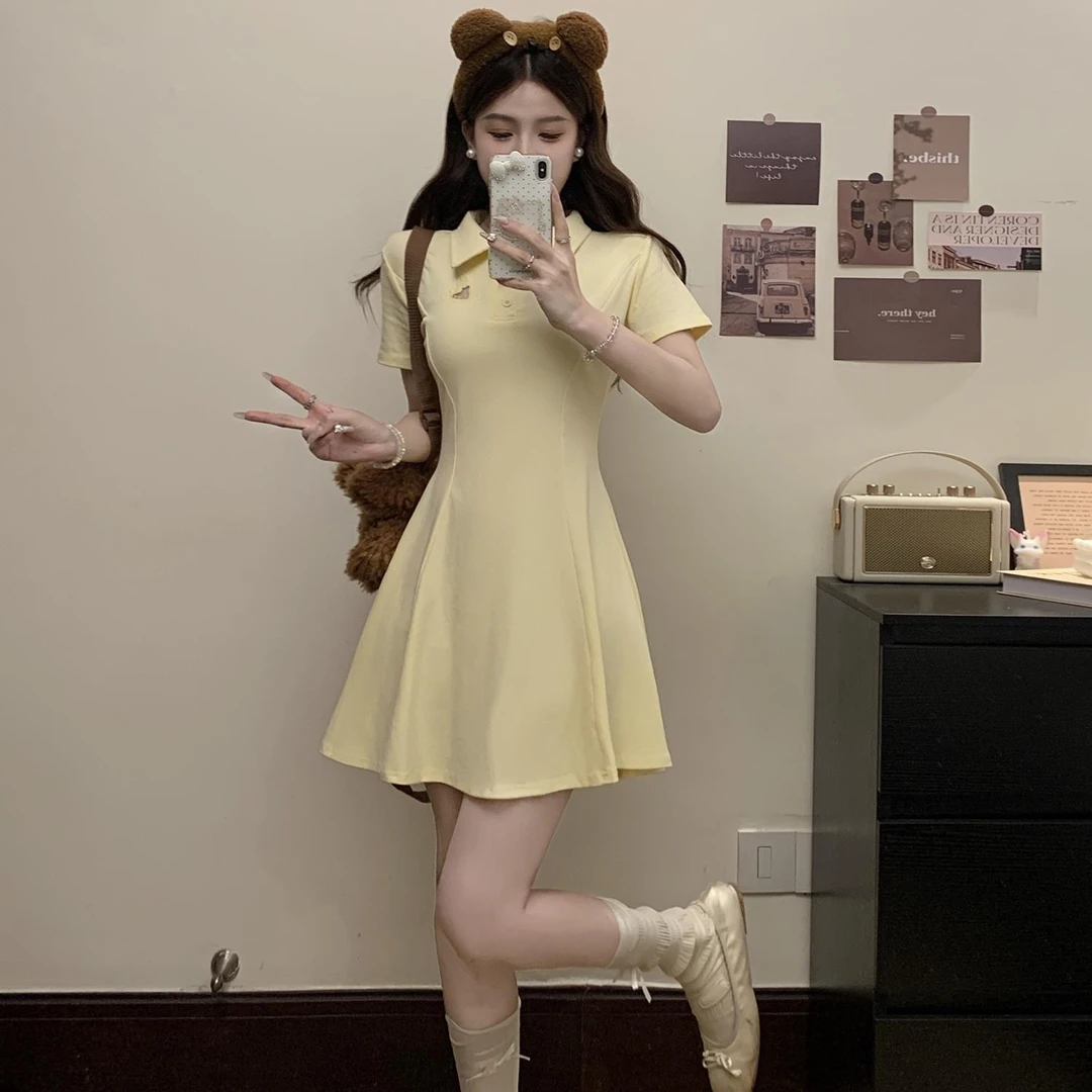 2025巨好看黄色短袖连衣裙大码女装胖mm夏季小个子收腰polo连衣裙