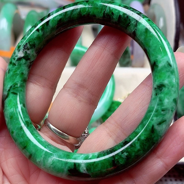 翡翠未镶嵌手镯翡翠