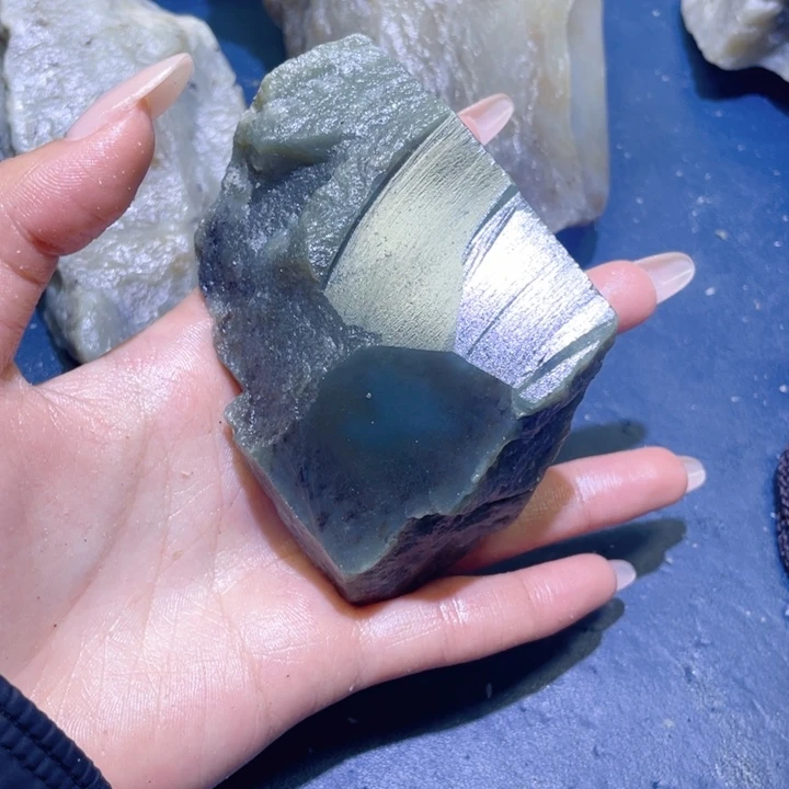 和田玉未镶嵌珠宝半成品