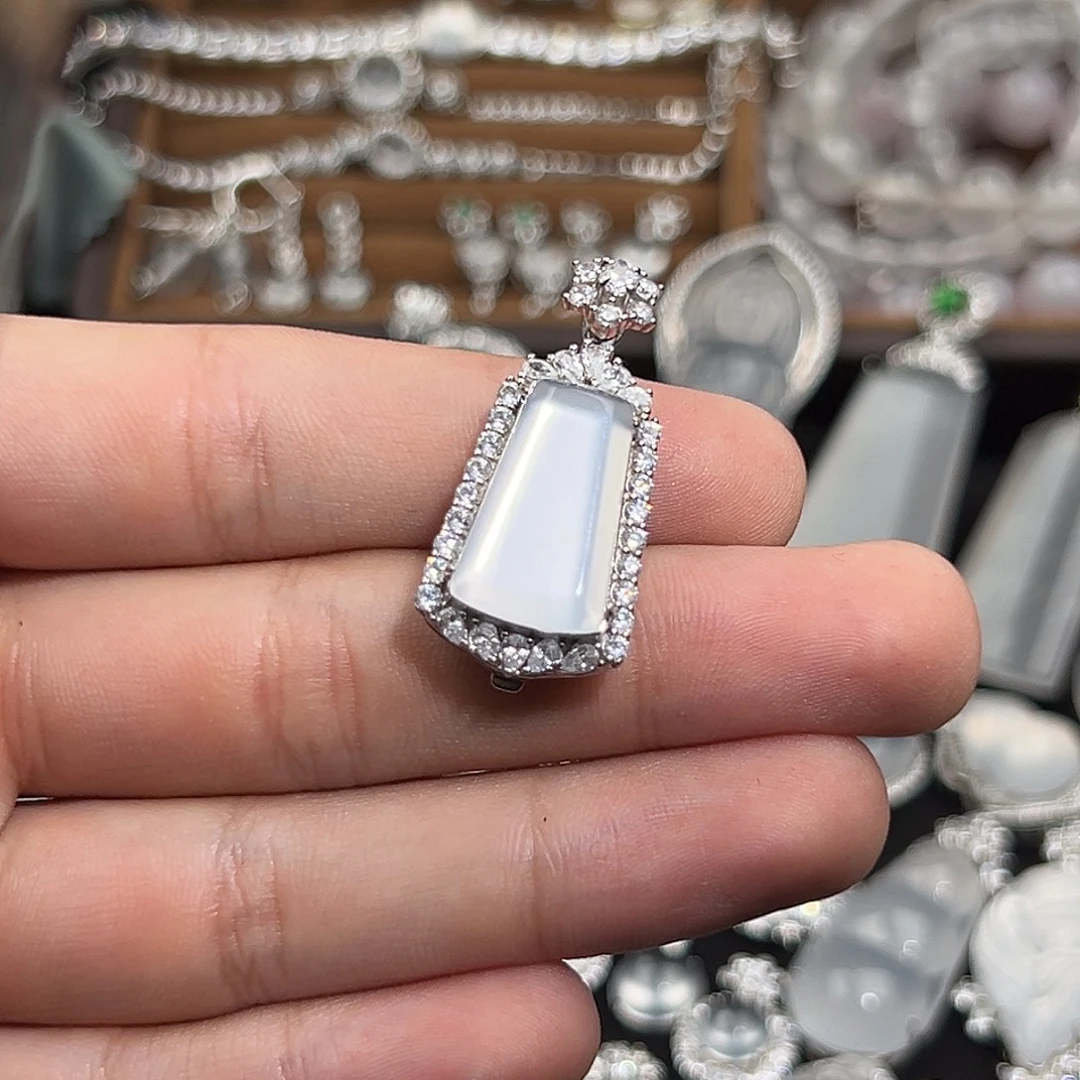 石英质玉银S925镀金镶嵌颈饰冰糖无事牌