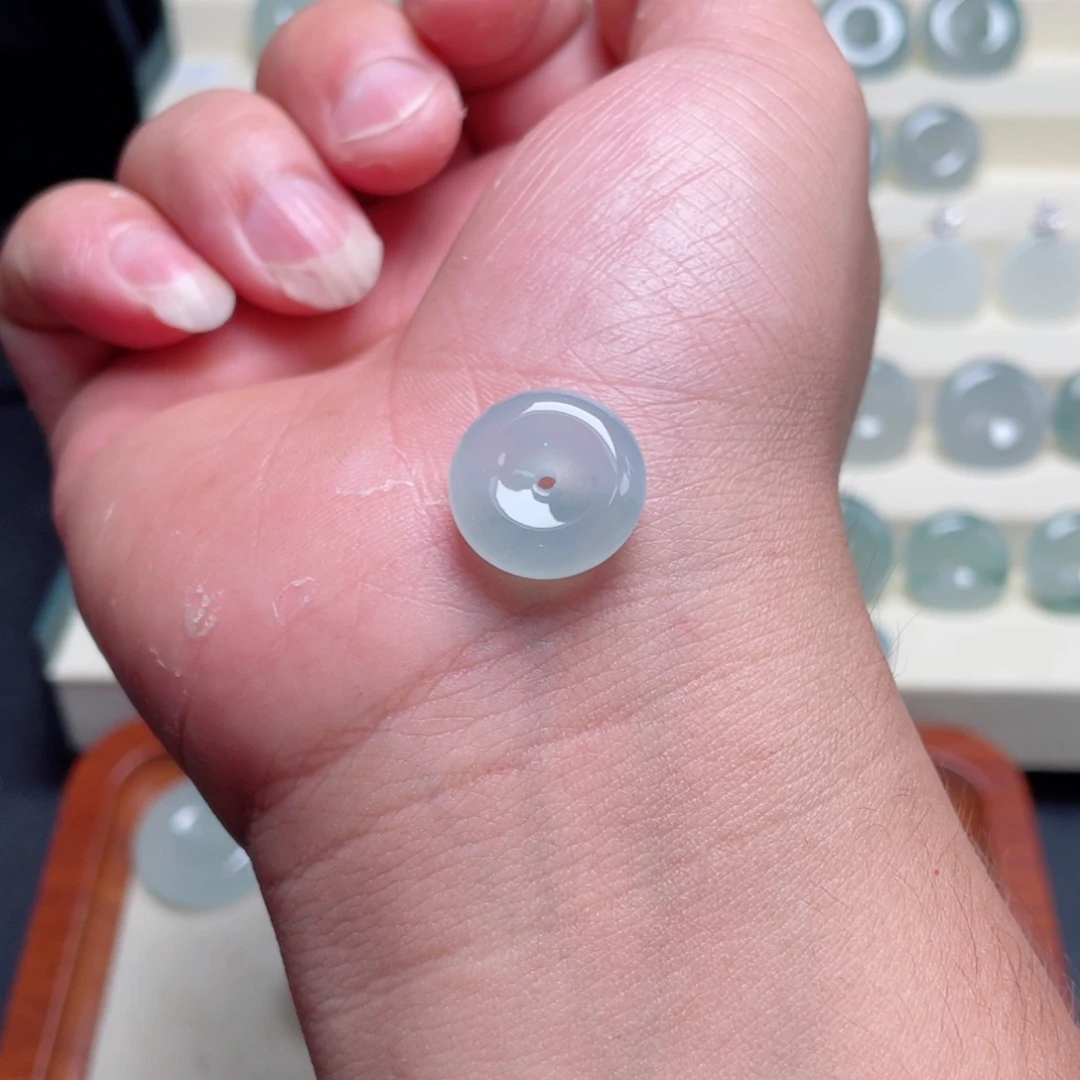 翡翠未镶嵌颈饰56899766789999