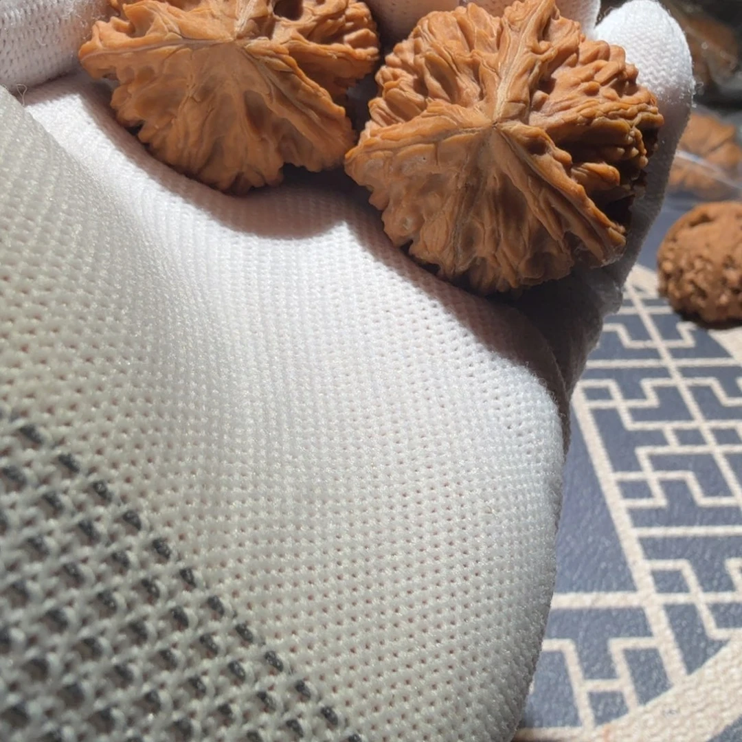 文玩核桃吊坠御龙正奔