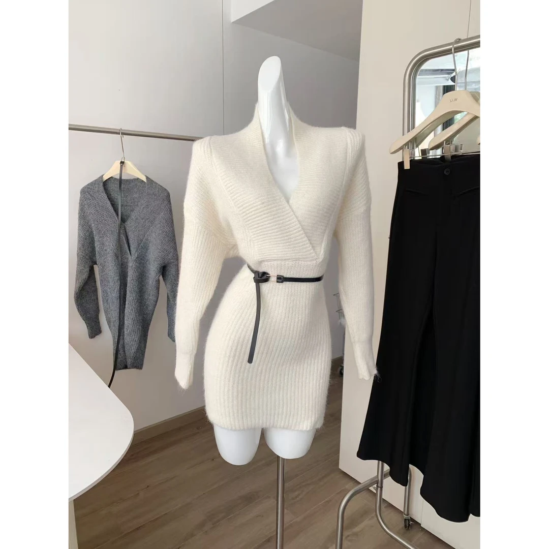 修身毛织包臀V领连衣裙女秋季新款气质感显瘦百搭包臀裙