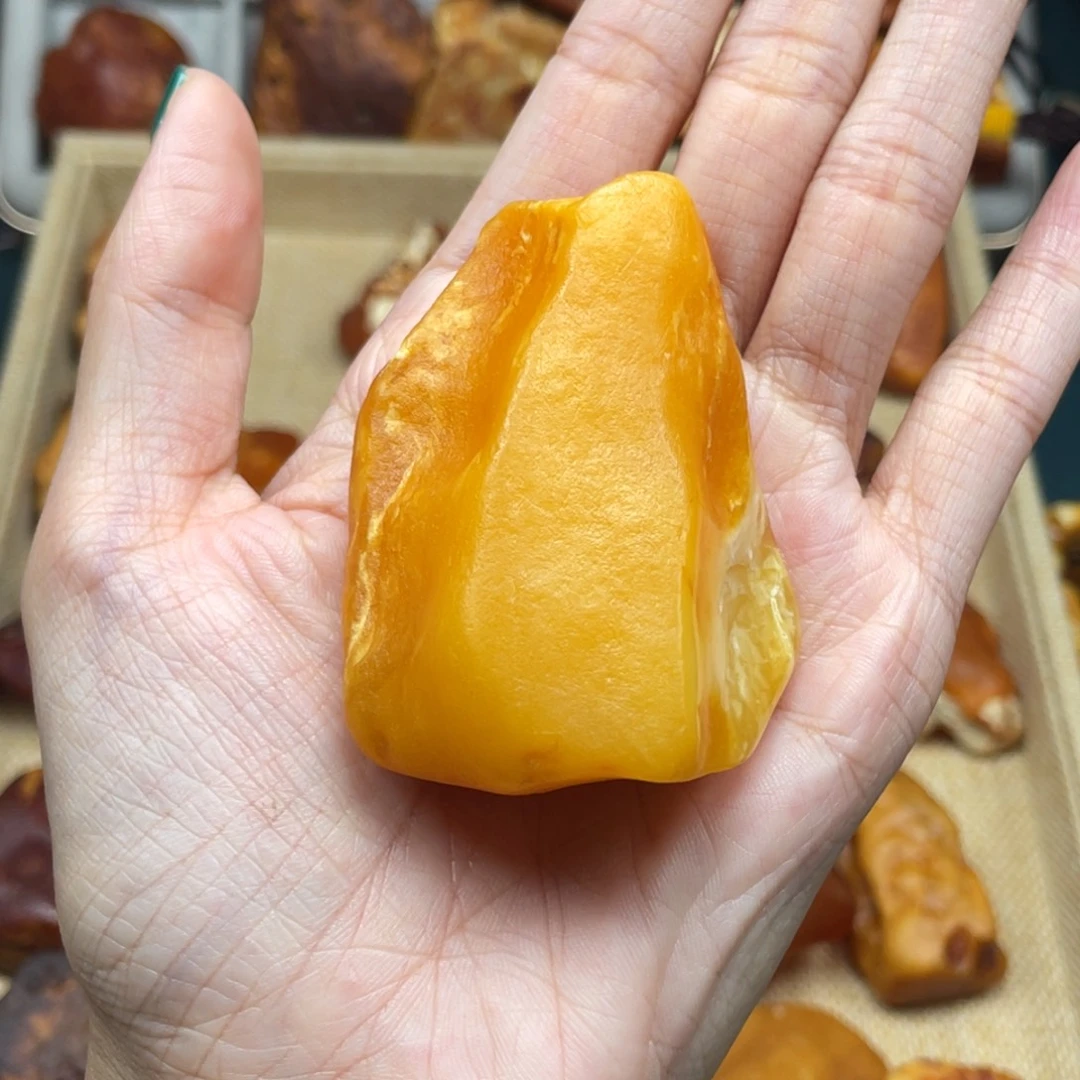 琥珀未镶嵌珠宝奇石