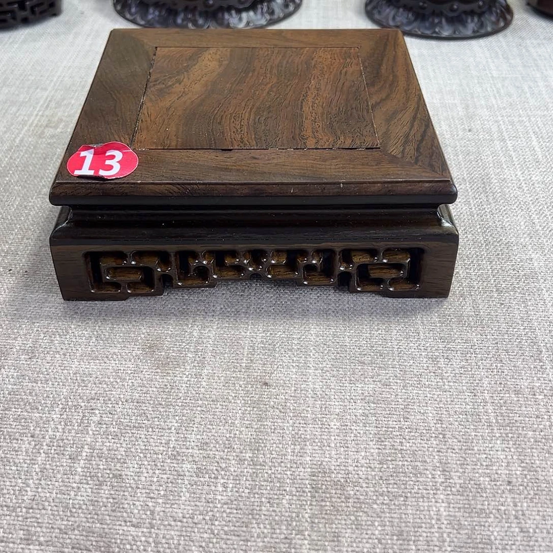 红木底座精雕工艺品