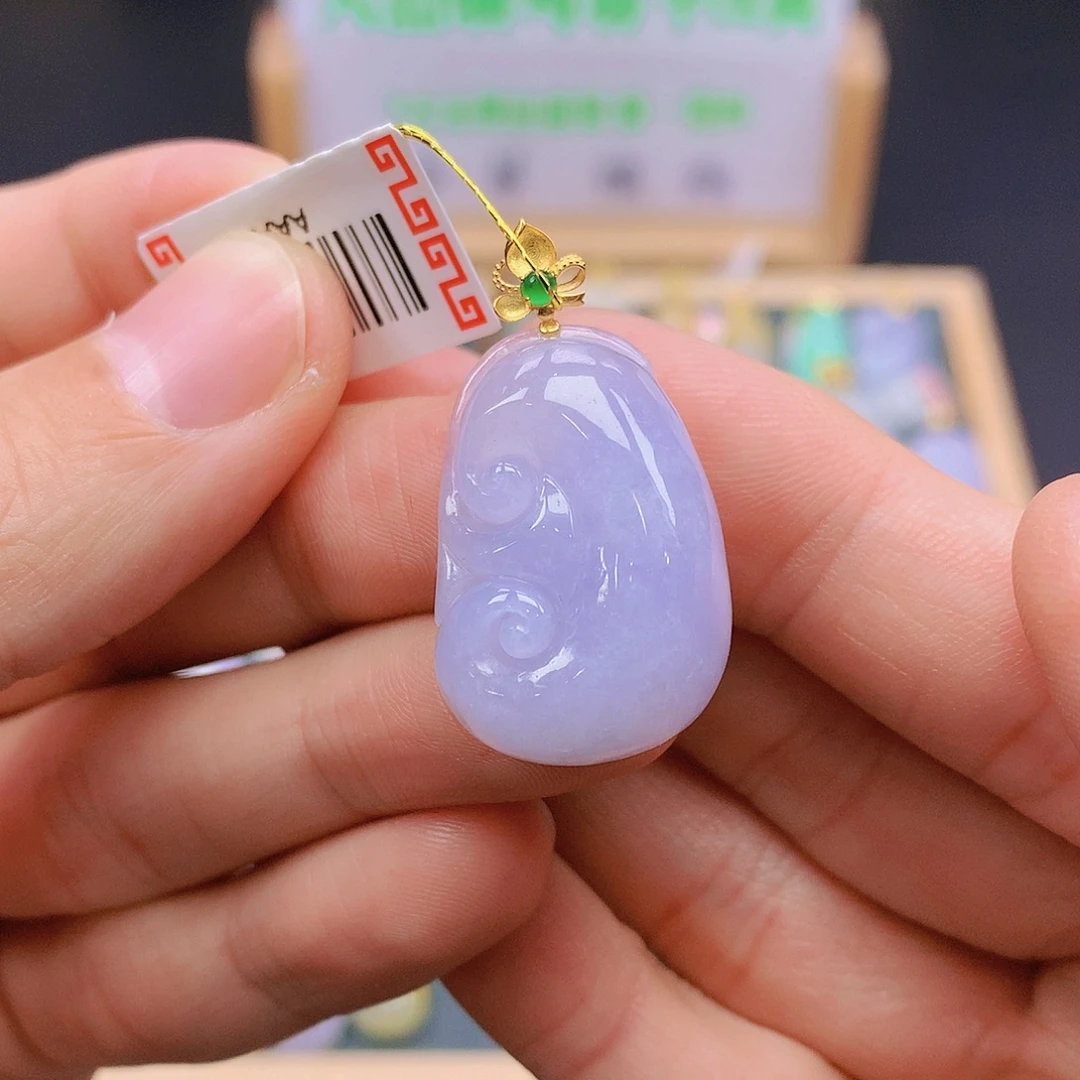 翡翠18K金镶嵌颈饰翡翠