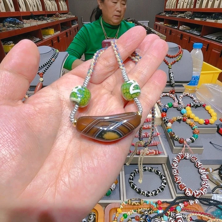 未镶嵌玛瑙/玉髓珠宝奇石