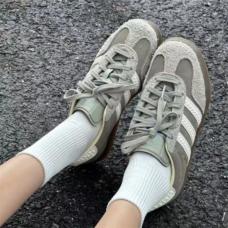 【128S】时尚经典水泥灰色德训女鞋