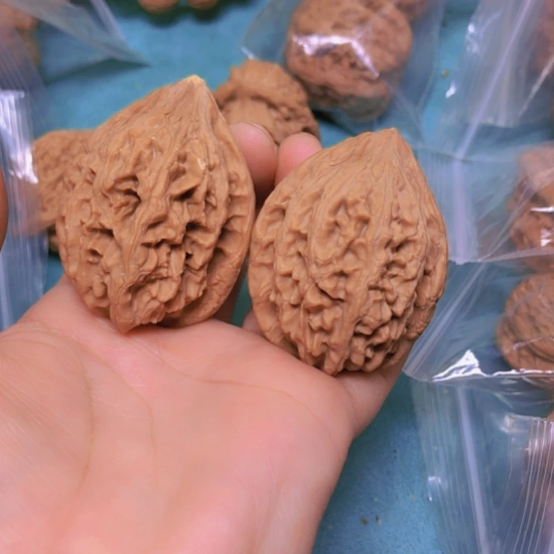 【闪购商品】摆件核桃38.5大沽石有修