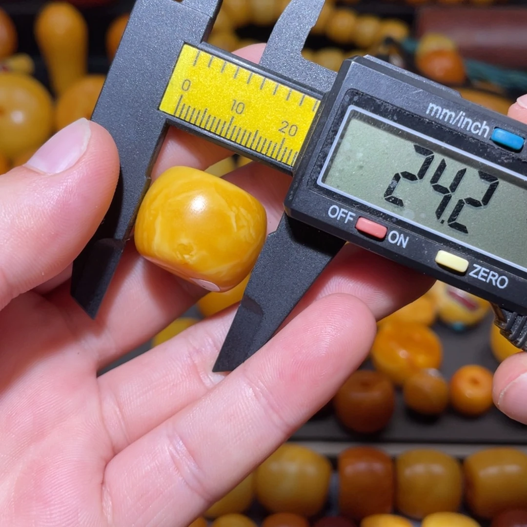 琥珀未镶嵌裸石墩子