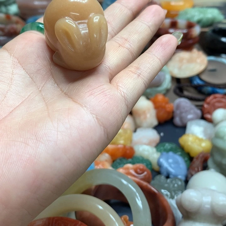 石英质玉（黄龙玉）合金颈饰