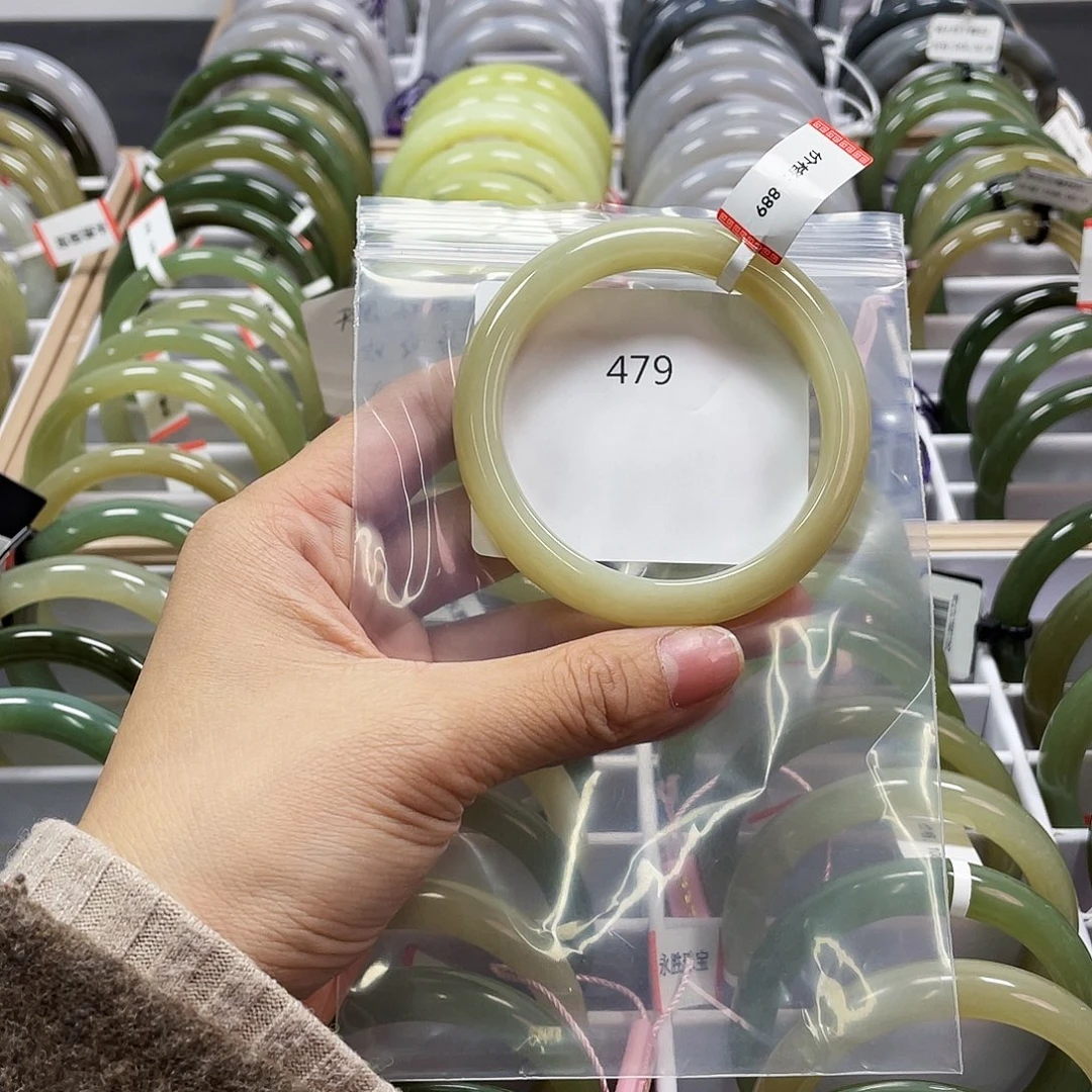 和田玉（糖玉）手镯未镶嵌479圈口56